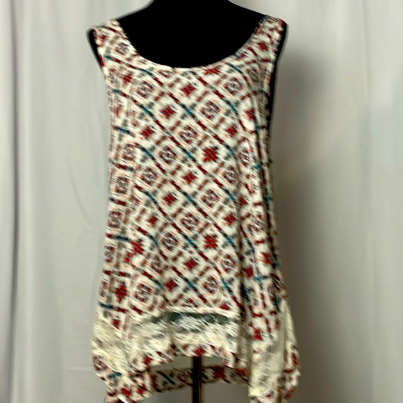 MUDD (L) rayon tank with lace trim, hanky hem, low scoop back - Picture 1 of 5